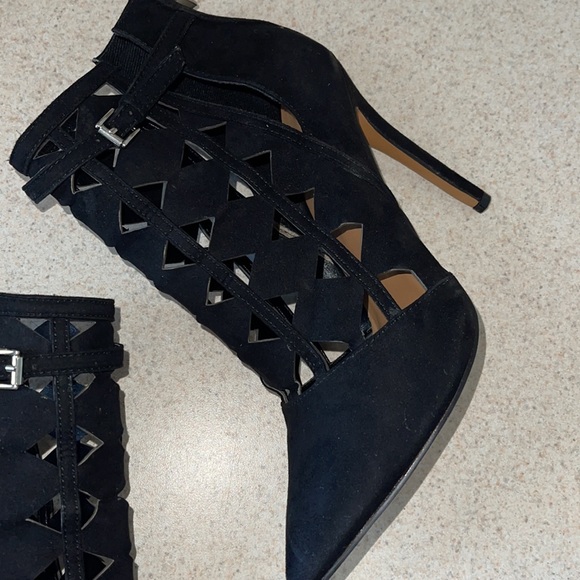 3 For $12 Womens Report Heels - Picture 4 of 13